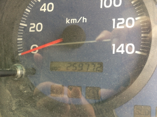 รถบรรทุกติดเครน Hino Mega FD 260 ม้า / เครนUNIC 3 ตัน / 2 เพลา / กระบะยาว 5.50 เมตร