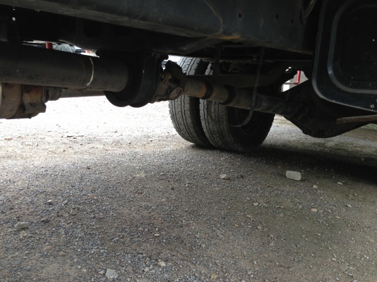 รถบรรทุกติดเครน Hino Mega FD 260 ม้า / เครนUNIC 3 ตัน / 2 เพลา / กระบะยาว 5.50 เมตร