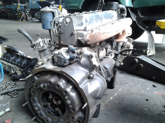 เครื่องยนต์ยี่ห้อ มิตซู  6D16   190 แรงม้า พร้อมใช้งาน