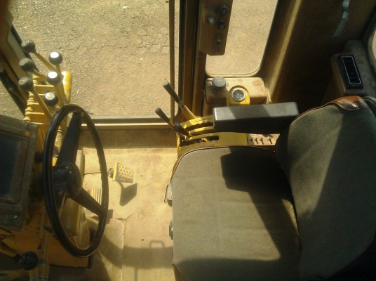 เก่านอกแท้ รถเกรด 140G สภาพพร้อมใช้งาน สนใจติดต่อสอบถามรายละเอียดได้ที่เบอร์ 087-3310254 เจี๊ยบค่ะ