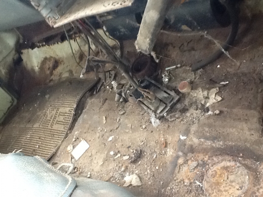 ขายด่วน NPR 57Lเครื่อง 4BE1 แคชชีสวย เครื่องดีทะเบียน ขาด 8ปี พร้อมโอน