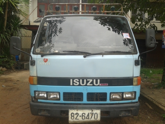 ขาย 6 ล้อ  ISUZU NKR 110 แรง(NKR58L)(4BE1ฝาดำ) พวงมาลัยพาวเวอร์ เครื่องแห้ง แรงดี คัซซีสวยจัด ..