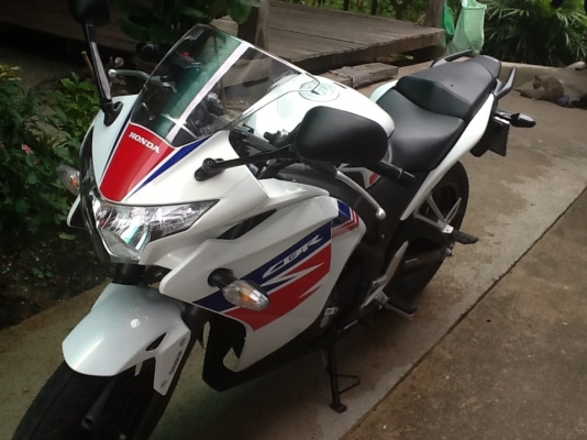 HONDA CBR250I หัวฉีด ABS สีขาว ตัวล่าสุด 2013 สภาพป้ายแดง