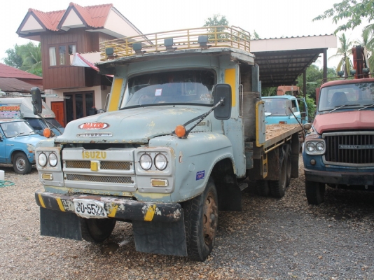 อีซูซุ 10 ล้อเพลาเดียว เครื่องดีวาง 6BB1 แซสซีเดิมกระบะท้ายลาดบรรทุกแบ็คโฮ120อยู่รถใช้งานอยู่จังหวัดน่านครับ อีซูซุ 10 ล้อเพลาเดียว เครื่องดีวาง 6BB1 แซสซีเดิมกระบะท้ายลาดบรรทุกแบ็คโฮ120อยู่รถใช้งานอยู่จังหวัดน่านครับ