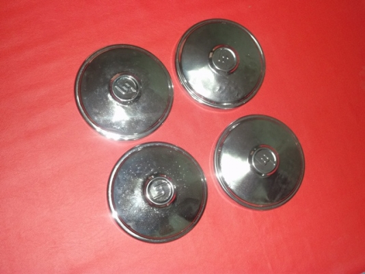 ขายฝาตบมาสด้า1000  จำนวน1ชุด ราคา1500 บาท