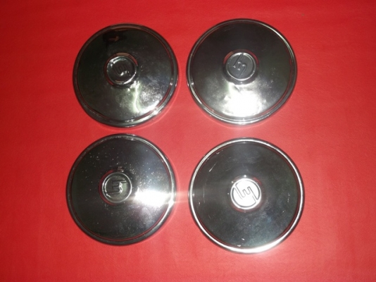 ขายฝาตบมาสด้า1000  จำนวน1ชุด ราคา1500 บาท