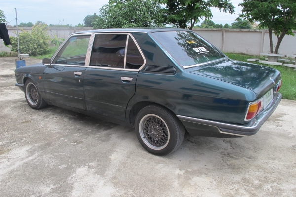 ขายตามสภาพรถ BMW E12 คลาสสิคเครื่อง 1G ติด GAS LPGแล้ว 29000 ราคาถูกกว่ามอเตอร์ไซค์ กันแดดกันฝน