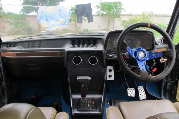 ขายตามสภาพรถ BMW E12 คลาสสิคเครื่อง 1G ติด GAS LPGแล้ว 29000 ราคาถูกกว่ามอเตอร์ไซค์ กันแดดกันฝน