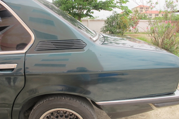 ขายตามสภาพรถ BMW E12 คลาสสิคเครื่อง 1G ติด GAS LPGแล้ว 29000 ราคาถูกกว่ามอเตอร์ไซค์ กันแดดกันฝน