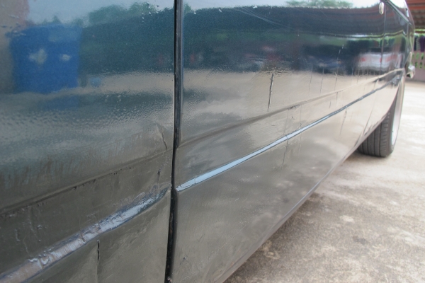 ขายตามสภาพรถ BMW E12 คลาสสิคเครื่อง 1G ติด GAS LPGแล้ว 29000 ราคาถูกกว่ามอเตอร์ไซค์ กันแดดกันฝน