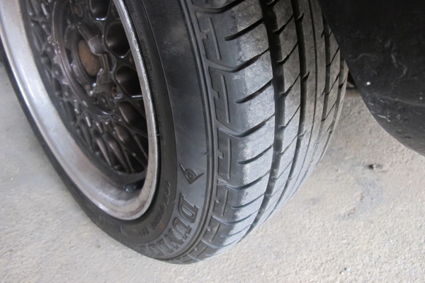 ขายตามสภาพรถ BMW E12 คลาสสิคเครื่อง 1G ติด GAS LPGแล้ว 29000 ราคาถูกกว่ามอเตอร์ไซค์ กันแดดกันฝน