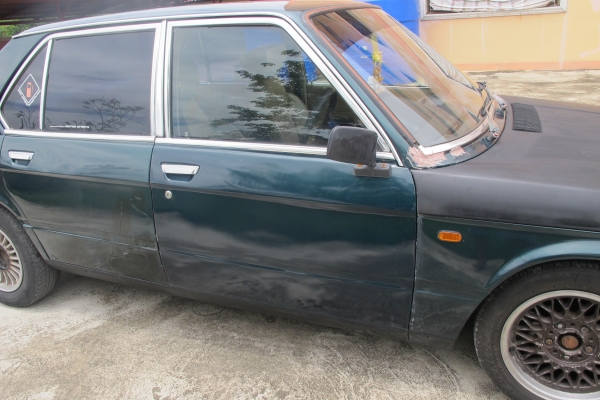 ขายตามสภาพรถ BMW E12 คลาสสิคเครื่อง 1G ติด GAS LPGแล้ว 29000 ราคาถูกกว่ามอเตอร์ไซค์ กันแดดกันฝน