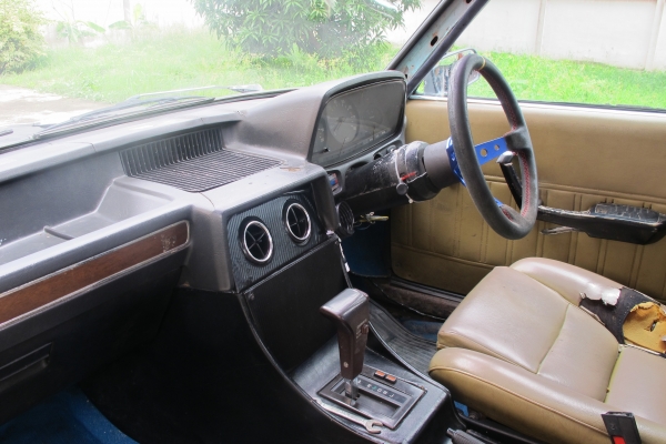 ขายตามสภาพรถ BMW E12 คลาสสิคเครื่อง 1G ติด GAS LPGแล้ว 29000 ราคาถูกกว่ามอเตอร์ไซค์ กันแดดกันฝน