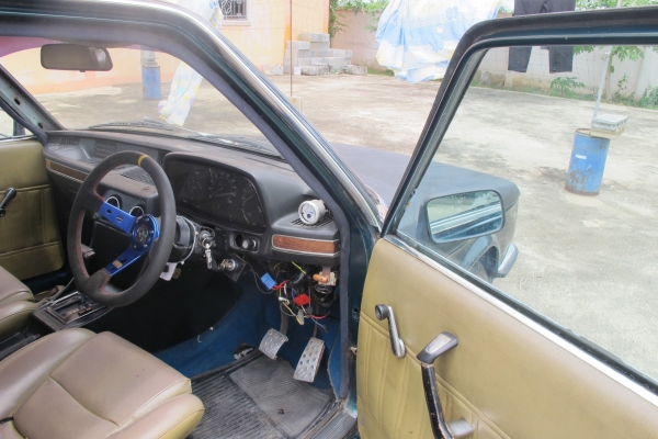 ขายตามสภาพรถ BMW E12 คลาสสิคเครื่อง 1G ติด GAS LPGแล้ว 29000 ราคาถูกกว่ามอเตอร์ไซค์ กันแดดกันฝน