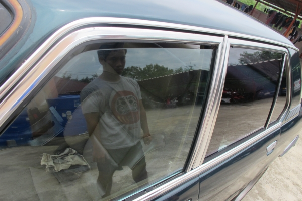 ขายตามสภาพรถ BMW E12 คลาสสิคเครื่อง 1G ติด GAS LPGแล้ว 29000 ราคาถูกกว่ามอเตอร์ไซค์ กันแดดกันฝน