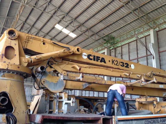 ขายรถยิงปูน 10 ล้อ 2 เพลา สภาพต้องทำเครื่อง ชุดยิงปูนสภาพดีมาก ราคาต่อรองได้