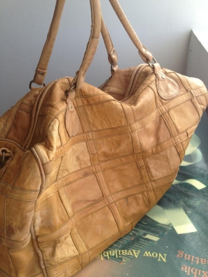 กระเป๋าหนังใบใหญ่ เป็นหนังต่อ สวยๆ หนังนิ่มๆ เท่ห์ๆ แนววินเทจ