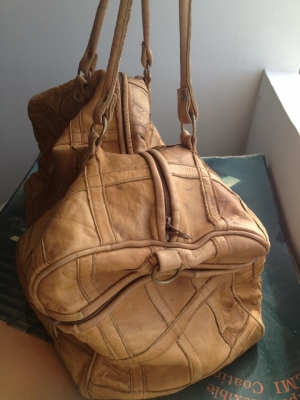 กระเป๋าหนังใบใหญ่ เป็นหนังต่อ สวยๆ หนังนิ่มๆ เท่ห์ๆ แนววินเทจ