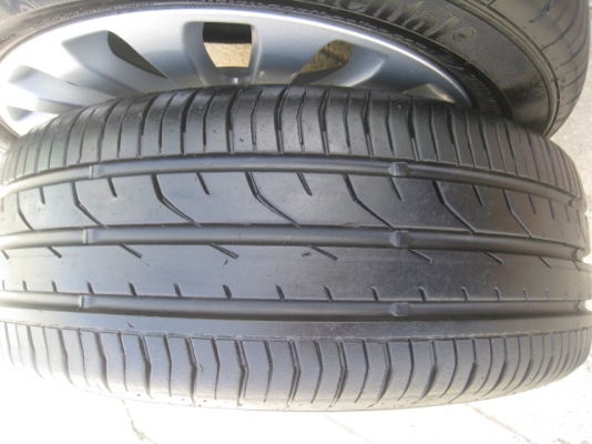 ขายล้อแม็ก Ford fiesta 15"x6" et45 4รู100 + ยาง ปี 12  Toyota ,Suzuki, Mazda ก็ใส่ได้ครับ (081-3747940)