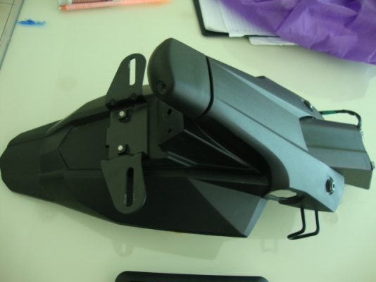 ขาย ท้าย เดิม  ER6N  ปี 2012 - 2013  ราคาถูก 650.- **    ส่ง EMS  ได้คับ   สภาพ 99 \%  ยังใหม่อยู่น่ะคับ    ไม่มีรอย อะไร ทั้งสิ้น คับ  ของสภาพดี ตามรูปที่ถ่ายคับ        โทร 086-667-4264  ( สะดวกแถว ปิ่นเกล้า  สายใต้ใหม่ คับ )