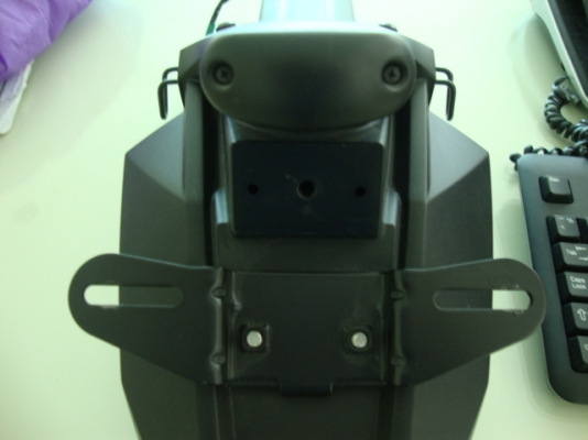 ขาย ท้าย เดิม  ER6N  ปี 2012 - 2013  ราคาถูก 650.- **    ส่ง EMS  ได้คับ   สภาพ 99 \%  ยังใหม่อยู่น่ะคับ    ไม่มีรอย อะไร ทั้งสิ้น คับ  ของสภาพดี ตามรูปที่ถ่ายคับ        โทร 086-667-4264  ( สะดวกแถว ปิ่นเกล้า  สายใต้ใหม่ คับ )