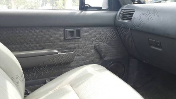 รถปิ๊กอัพ ยี่ห้อ TOYOTA