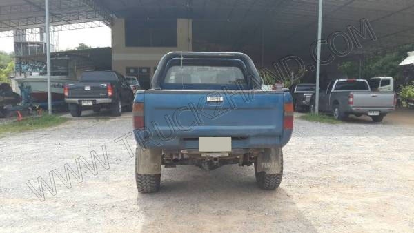 รถปิ๊กอัพ ยี่ห้อ TOYOTA