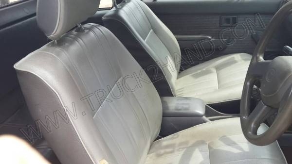 รถปิ๊กอัพ ยี่ห้อ TOYOTA