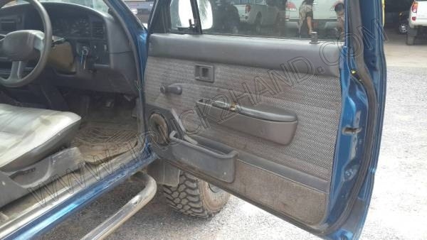 รถปิ๊กอัพ ยี่ห้อ TOYOTA