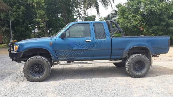 รถปิ๊กอัพ ยี่ห้อ TOYOTA
