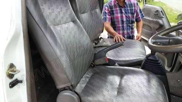 รถบรรทุก 4 ล้อ บรรทุกตู้แห้ง ยี่ห้อ ISUZU