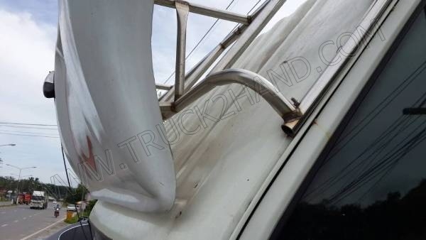 รถบรรทุก 4 ล้อ บรรทุกตู้แห้ง ยี่ห้อ ISUZU