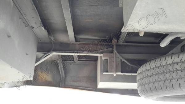 รถบรรทุก 4 ล้อ บรรทุกตู้แห้ง ยี่ห้อ ISUZU