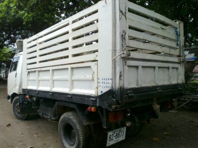 HINO หกล้อ ดัมพ์ KM777 ปี 35 คอกสูง เครื่อง 117 แรงม้า  490,000