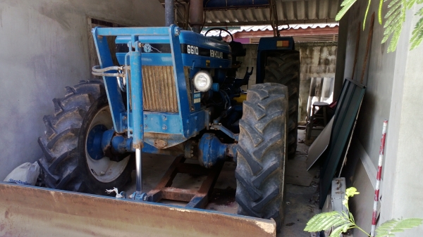 รถไถFORD6610 แท้ๆรถ2เพลาแท้ สวยมาก สีเดิม เล่มทะเบียนพร้อม