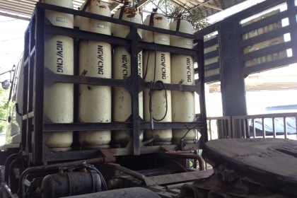 ขายหัวลาก DECA GXZ 270แรง euro2 ปี48  NGV สยามราฐ10ถัง รถพร้อมใช้rnEuro2 รถพร้อมใช้ เหลือ2คันครับ