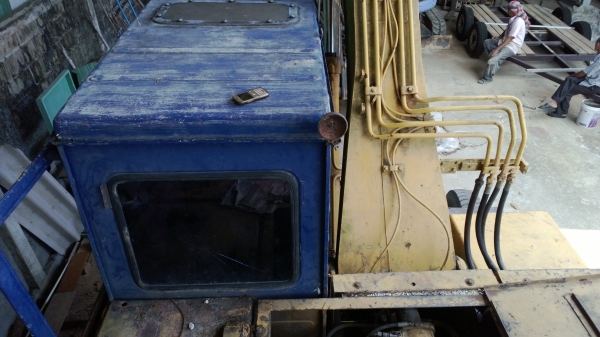 รถขุดล้อยาง8ล้อ โคเบฯ04 พร้อมใช้ YD 00136