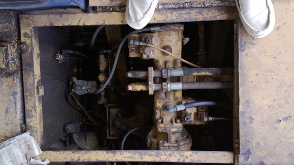 รถขุดล้อยาง8ล้อ โคเบฯ04 พร้อมใช้ YD 00136