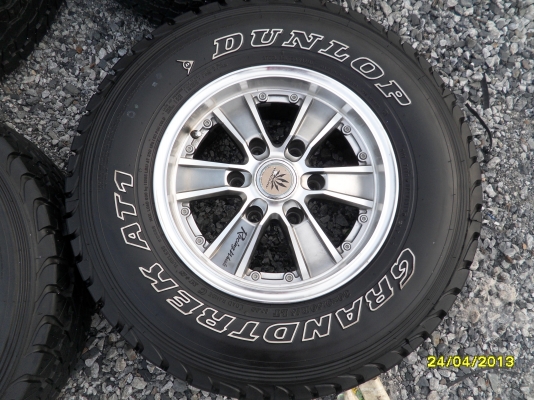 ขายแม็ก 6 รูขอบ 15 พร้อมยาง 30X9.50R15 ยางDUNLOPปี12  จำนวน 1 ชุด พร้อมน๊อต 24 ตัว