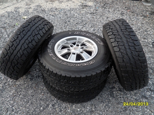 ขายแม็ก 6 รูขอบ 15 พร้อมยาง 30X9.50R15 ยางDUNLOPปี12  จำนวน 1 ชุด พร้อมน๊อต 24 ตัว