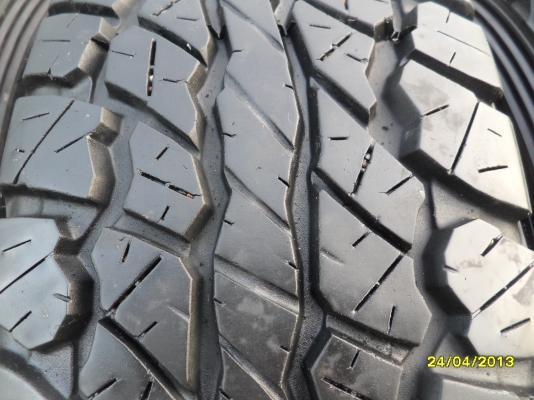 ขายแม็ก 6 รูขอบ 15 พร้อมยาง 30X9.50R15 ยางDUNLOPปี12  จำนวน 1 ชุด พร้อมน๊อต 24 ตัว