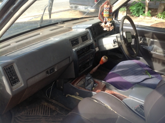 ขายนิสสัน บิ๊กเอ็ม 4 ประตู ภาษีเต็ม เล่มพร้อม 58000