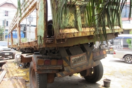 ขายหางเทอร์เลอร์ดั้ม2เพลา รถโดนชนข้างหน้ามา คัซซีเบี่ยว ที่เหลือปกติ ทะเบียนไม่ขาด ขาดตัดให้คนปั้น