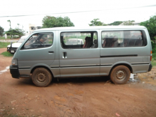 ขายรถตู้ราคาถูก  LH112  เครื่อง 2L )๊ 2539