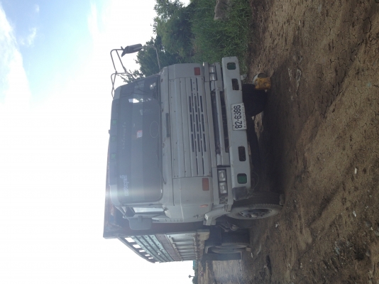 นิสสัน UD 10 ล้อ ดั้มพ์ PE เทอร์โบ