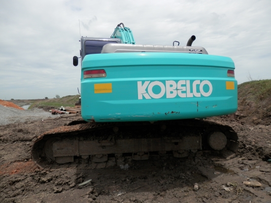 KOBELCO 200 MACK8 YN12 ใช้งาน7000ช.มเศษ รถทำงานอยู่