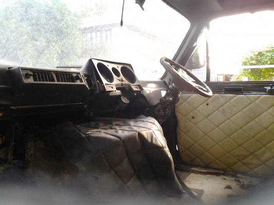 ลดราคาพิเศษ!!! เหลือเพียง 12,000.-ขายบอดี้รถตู้โบราณฟอร์ดทรานซิด