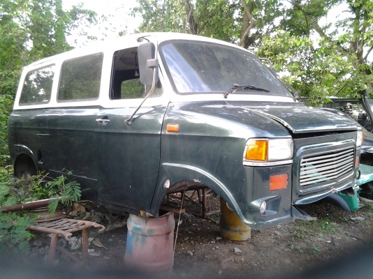 ลดราคาพิเศษ!!! เหลือเพียง 12,000.-ขายบอดี้รถตู้โบราณฟอร์ดทรานซิด