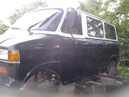 ลดราคาพิเศษ!!! เหลือเพียง 12,000.-ขายบอดี้รถตู้โบราณฟอร์ดทรานซิด