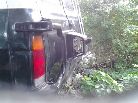 ลดราคาพิเศษ!!! เหลือเพียง 12,000.-ขายบอดี้รถตู้โบราณฟอร์ดทรานซิด